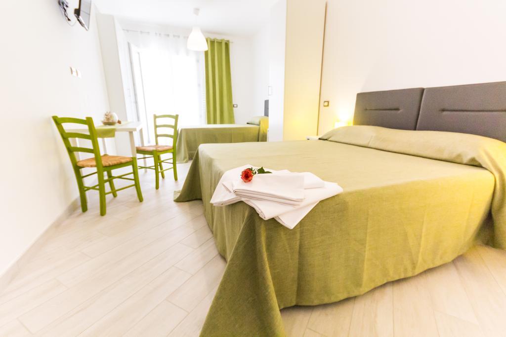 Stanze Del Mare Bed & Breakfast Balestrate Cameră foto