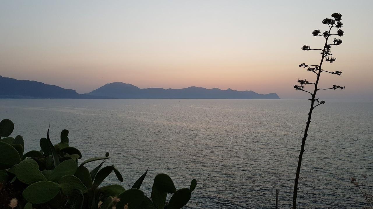 Stanze Del Mare Bed & Breakfast Balestrate Exterior foto
